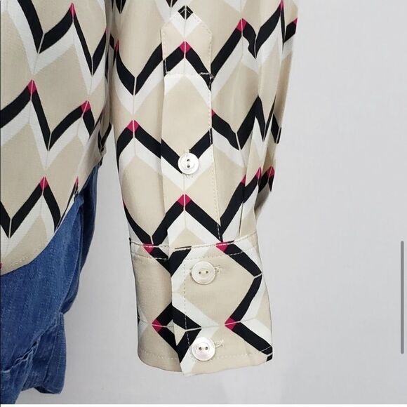 Trina Turk Size Large Silk Logo Herringbone Button Down Top - Picture 7 of 8